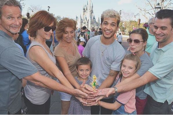Jordan Fisher :engaged, girlfriend, age, parents, height