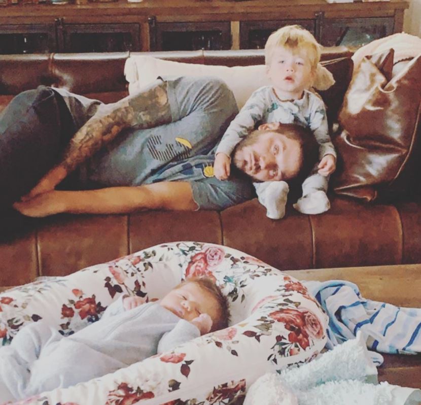 Mina Starsiak’s Husband and Children P.C. Instagram. 