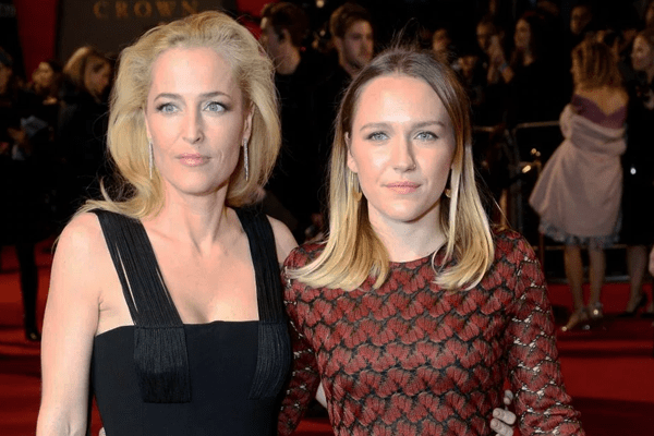 Piper Maru Klotz – Photos of Gillian Anderson’s Stunning 23 years old Daughter