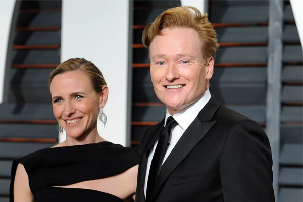Meet Liza Powel O’Brien – Photos of Conan O’Brien’s Wife and Mother of Two Kids