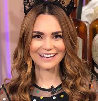 Rosanna Pansino, 33, Is Making Plans To Marry Her Boyfriend?