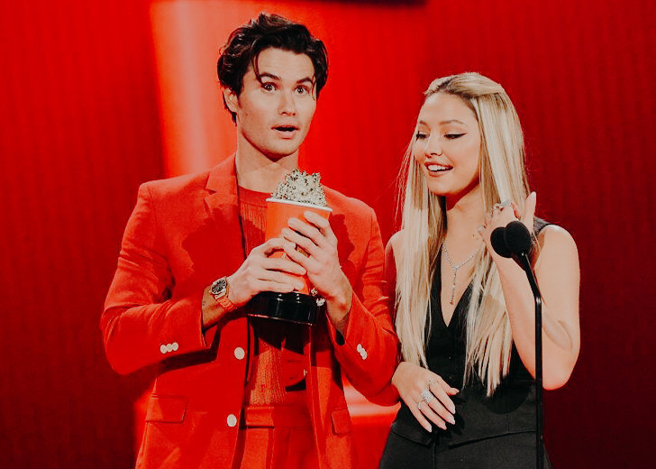 At the 2021 MTV Movie Awards, Madelyn Cline and boyfriend Chase Stokes’ romance takes center stage.