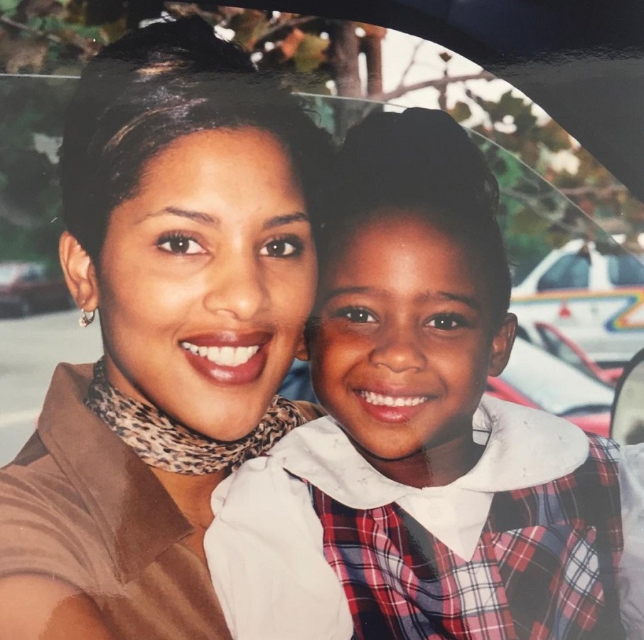 Young Kayla Nicole and her mom, Robin Curry (Source: Instagram)