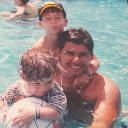 A young Diego Lainez with his father and brother